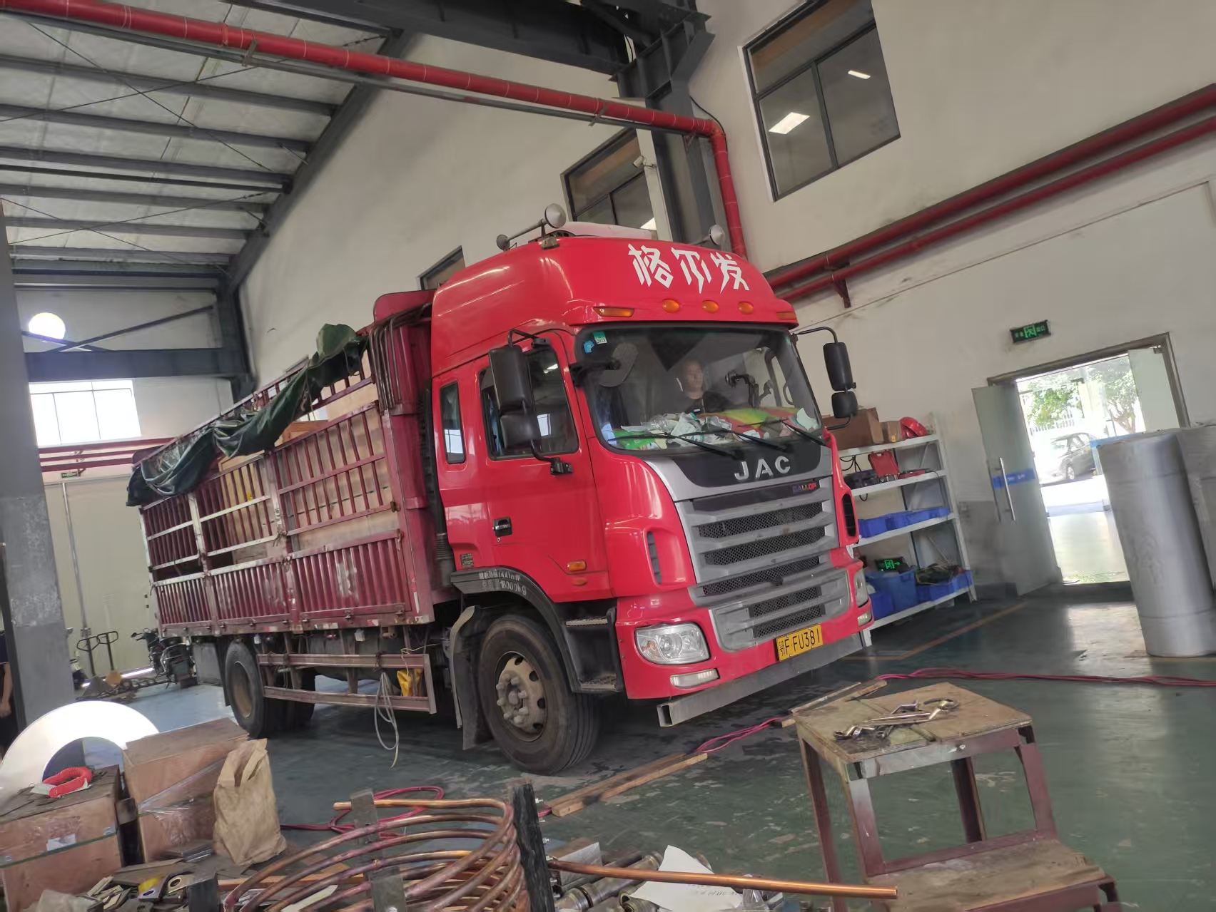 現在スウェーデンに出荷された実験室のグラフィット化炉